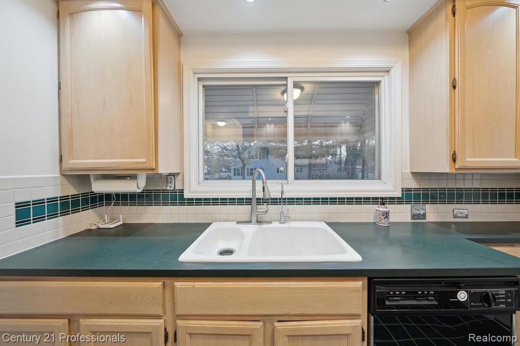 603 S BLAIR Avenue, Royal Oak, MI 48067 — Photo 19