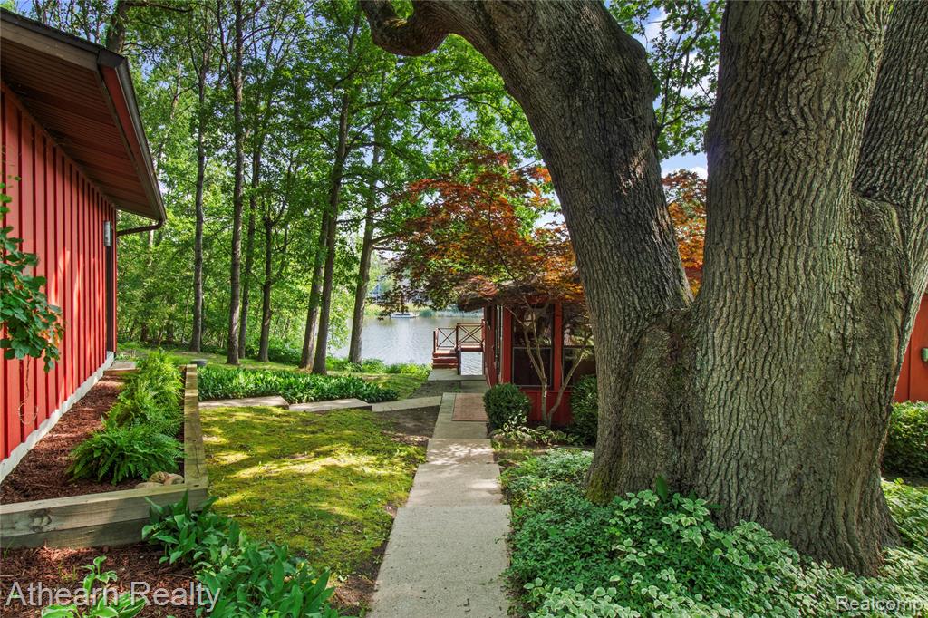 6600 W Shore Drive, Weidman, MI 48893 — Photo 3