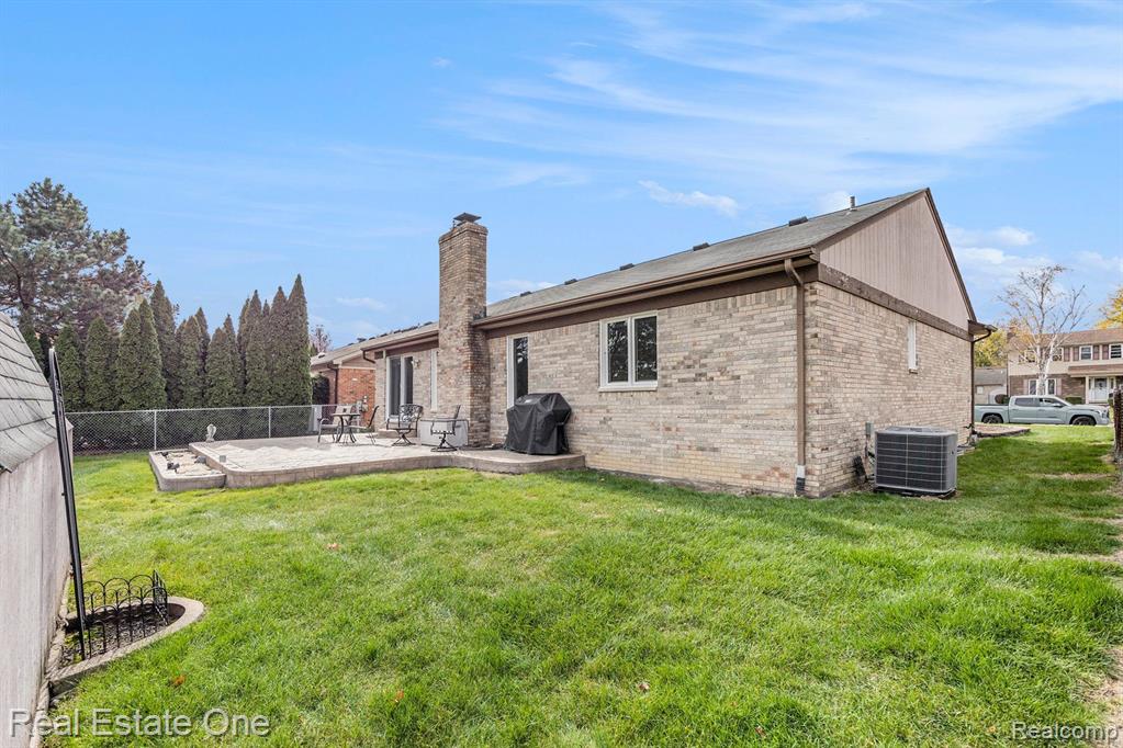 51860 SALVATORI Drive, Chesterfield, MI 48047 — Photo 30