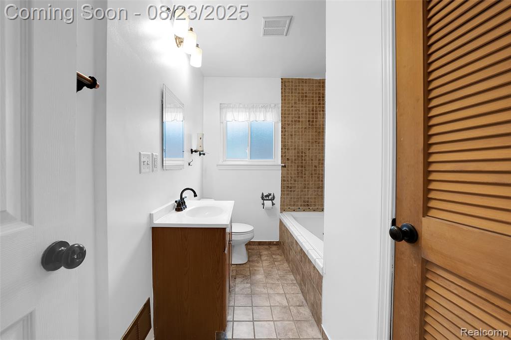 4952 Clippert Street, Dearborn Heights, MI 48125 — Photo 16