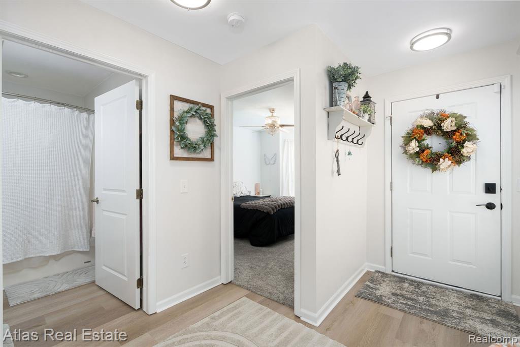 5864 Augusta Lane, Grand Blanc, MI 48439 — Photo 9
