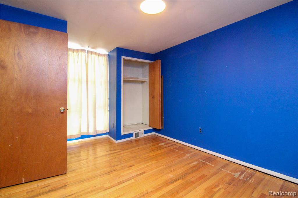 1922 Thornhill Place, Detroit, MI 48207 — Photo 15