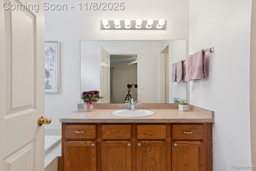 41130 Greystone Boulevard, Plymouth, MI 48170 — Photo 32