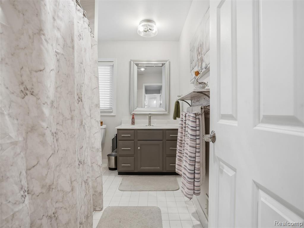26450 Beamer Street, Harrison Township, MI — Photo 20