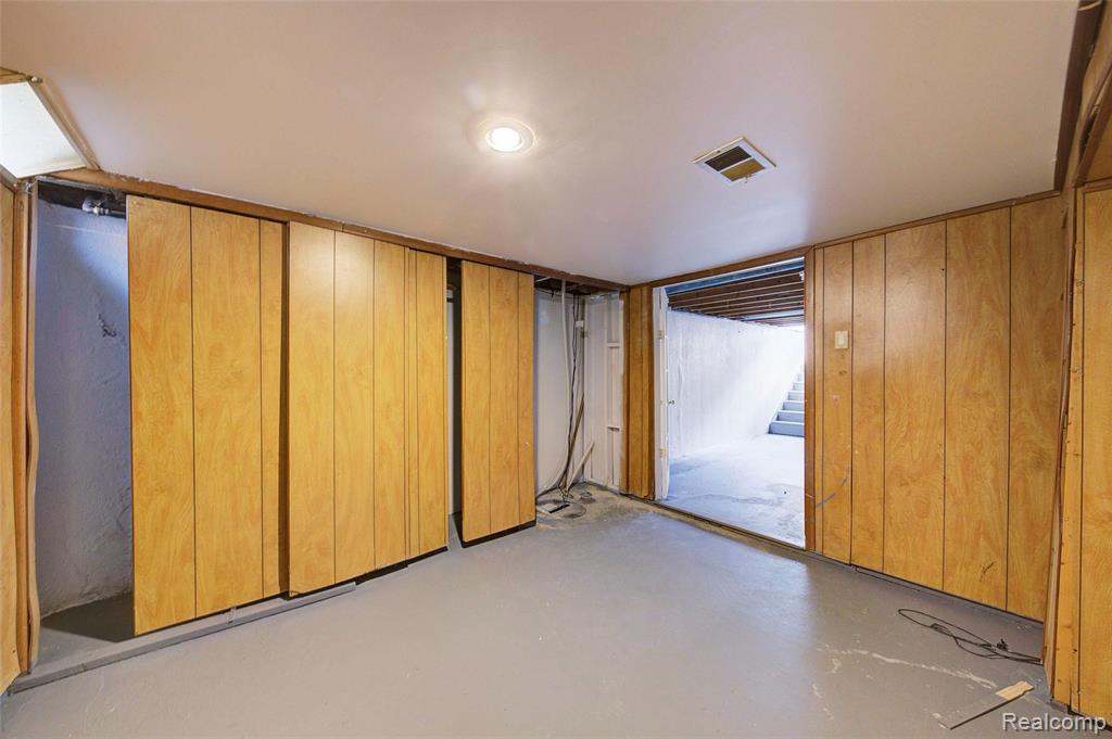 35030 Michelle Drive, Romulus, MI 48174 — Photo 43