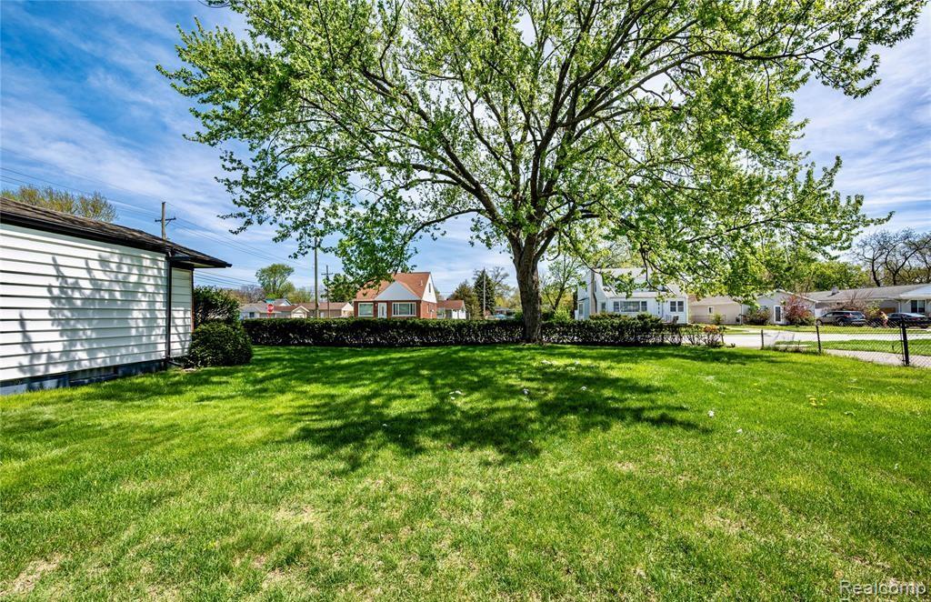 26143 Groveland Street, Madison Heights, MI 48071 — Photo 3
