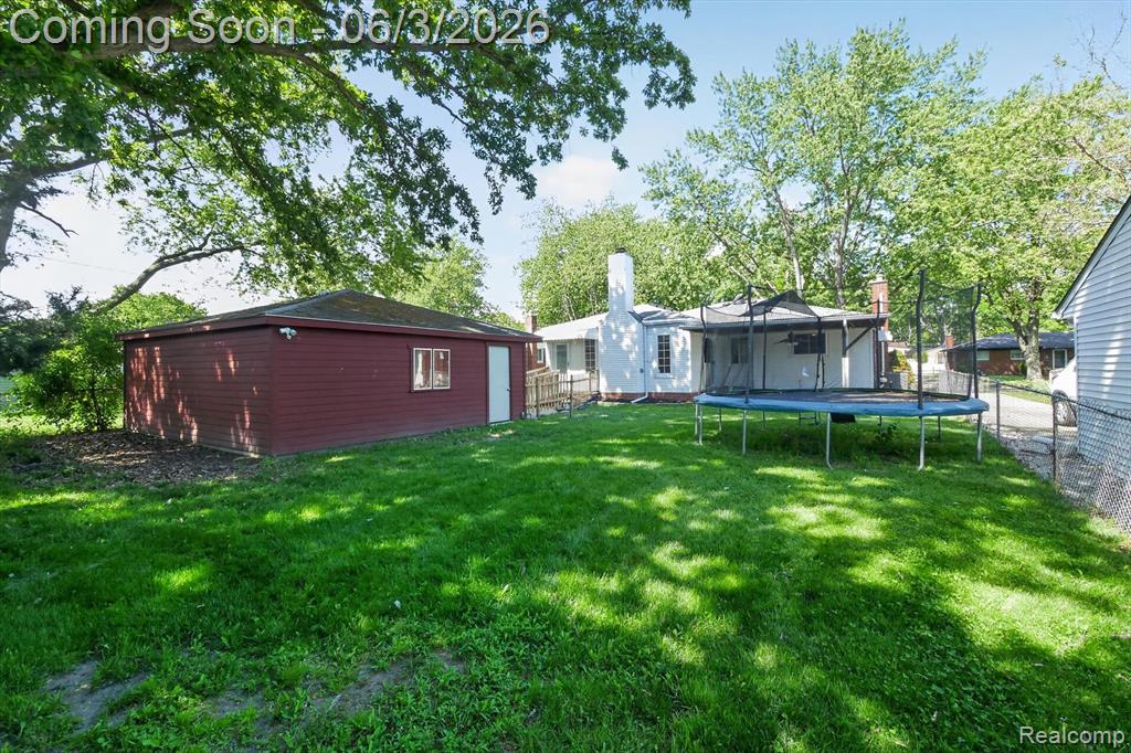 512 Redwood Drive, Troy, MI 48083 — Photo 34