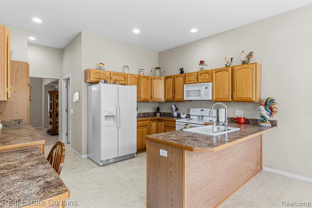 4344 Oak Tree Court, Fenton, MI 48430 — Photo 9