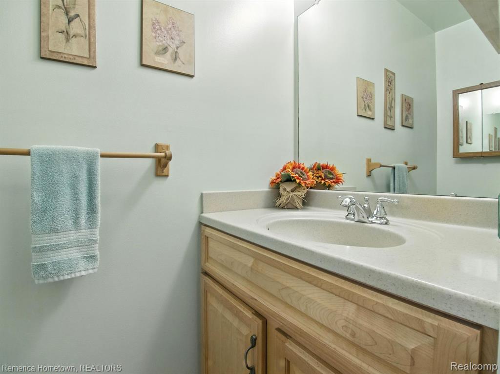 612 Bedford Drive, Westland, MI — Photo 6