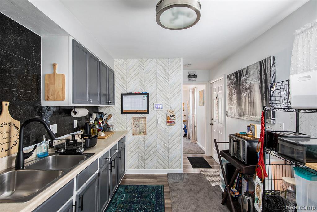 515 Leland Street, Flint, MI 48507 — Photo 8