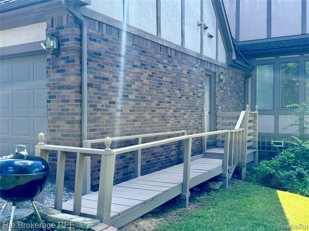 12088 Pinebrook Lane, South Lyon, MI 48178 — Photo 70