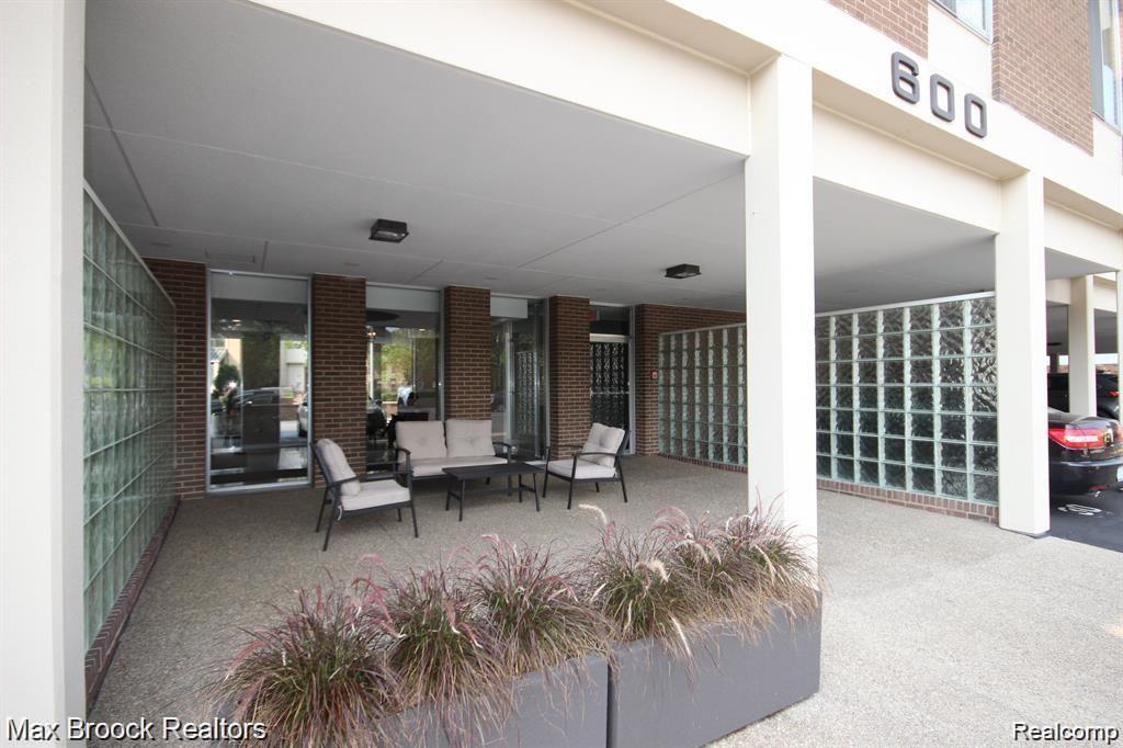 600 W BROWN Street, Birmingham, MI 48009 — Photo 5