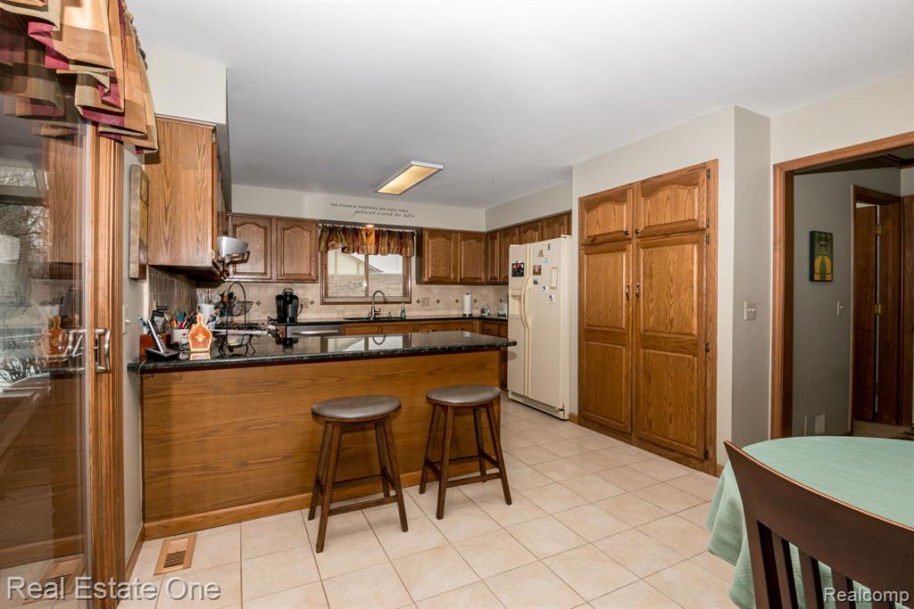 41344 Beacon Road, Novi, MI — Photo 32