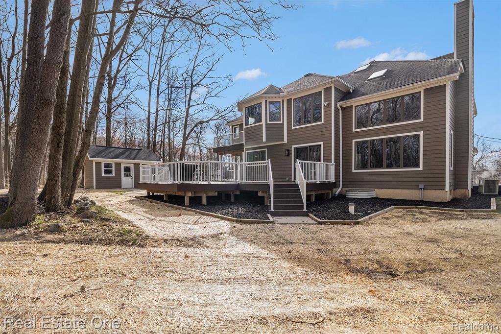 8155 Sheraton Park Drive, Fenton, MI 48430 — Photo 5