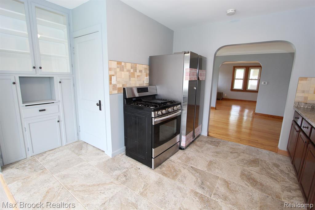 506 N NEWBURGH Road, Westland, MI — Photo 14