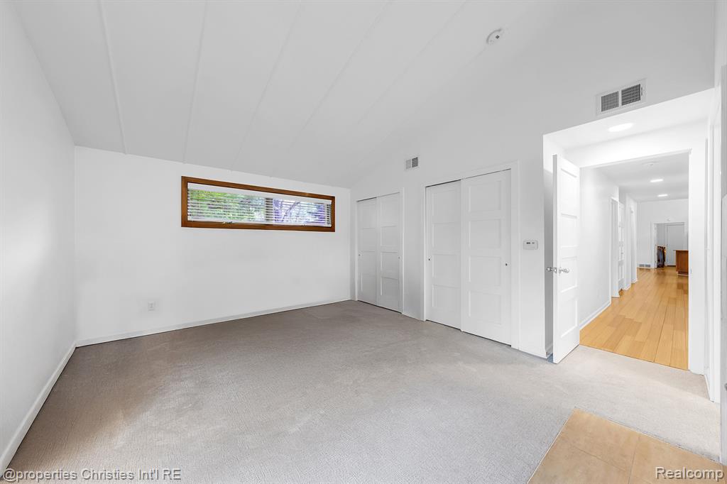561 Yorkton Lane, Bloomfield Hills, MI 48304 — Photo 30