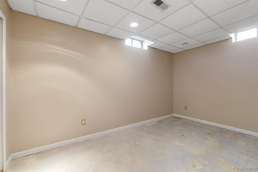 7312 LINDEN Road, Fenton, MI 48430 — Photo 32
