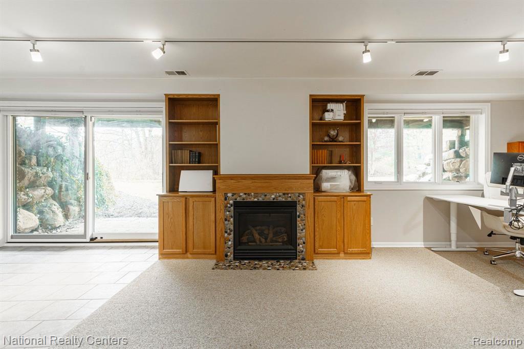 825 E WARDLOW Road, Highland, MI 48356 — Photo 39