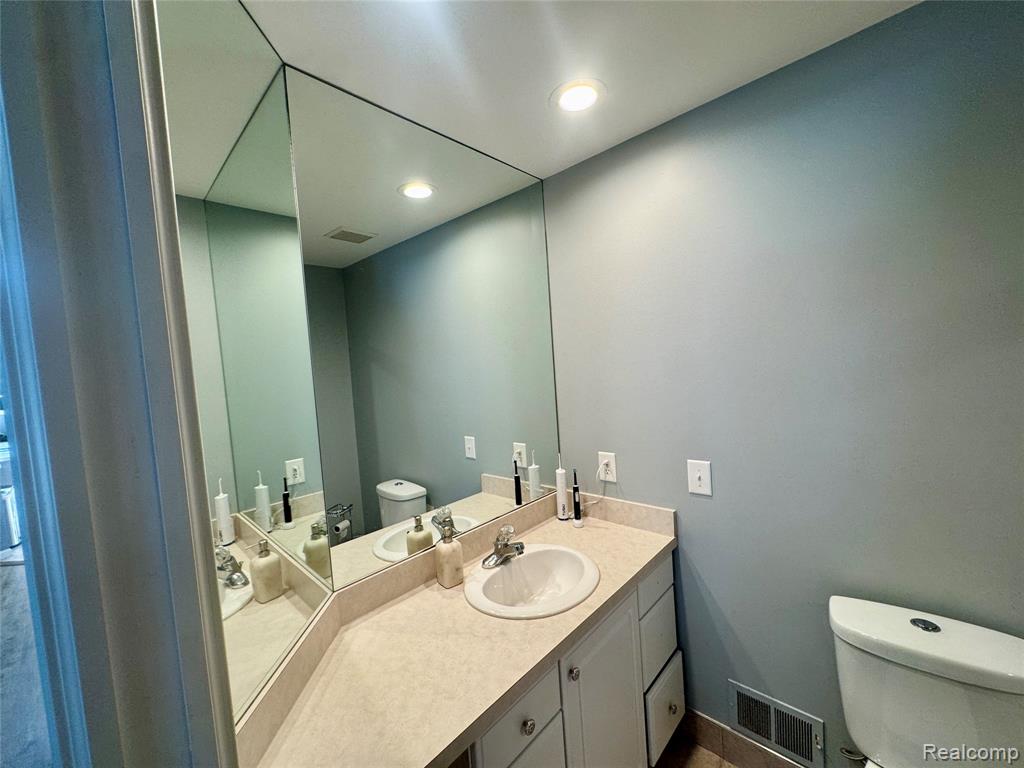 513 River Ridge Drive, Waterford, MI 48327 — Photo 26
