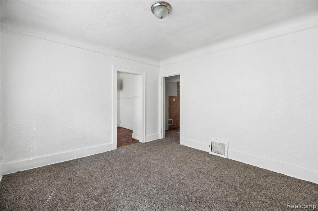 5261 Lakeview Street, Detroit, MI 48213 — Photo 13