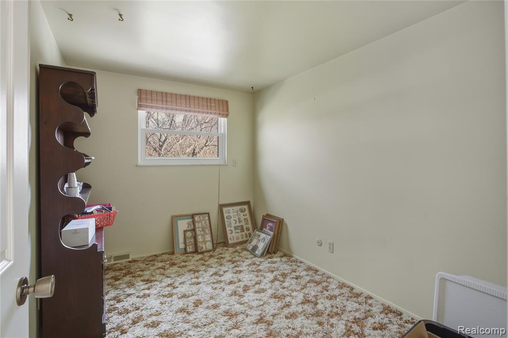 5134 N Jennings Road, Flint, MI 48504 — Photo 24