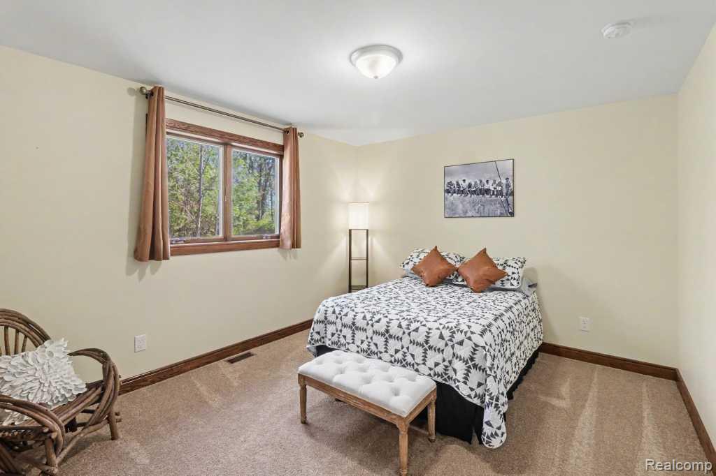 10429 9 Mile Road, Whitmore Lake, MI 48189 — Photo 19