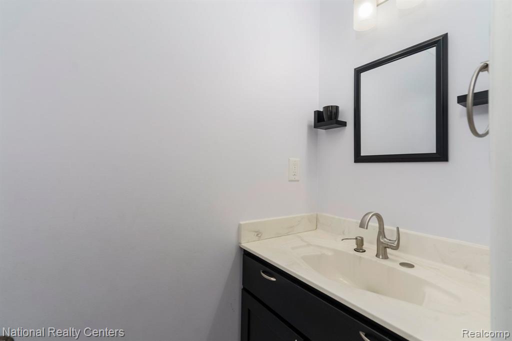 825 E WARDLOW Road, Highland, MI 48356 — Photo 24