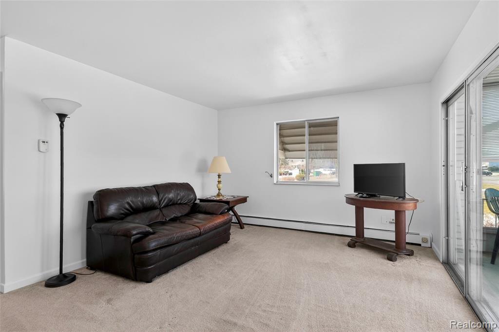 5959 Alan Drive, 50, Brighton, MI 48116 — Photo 5