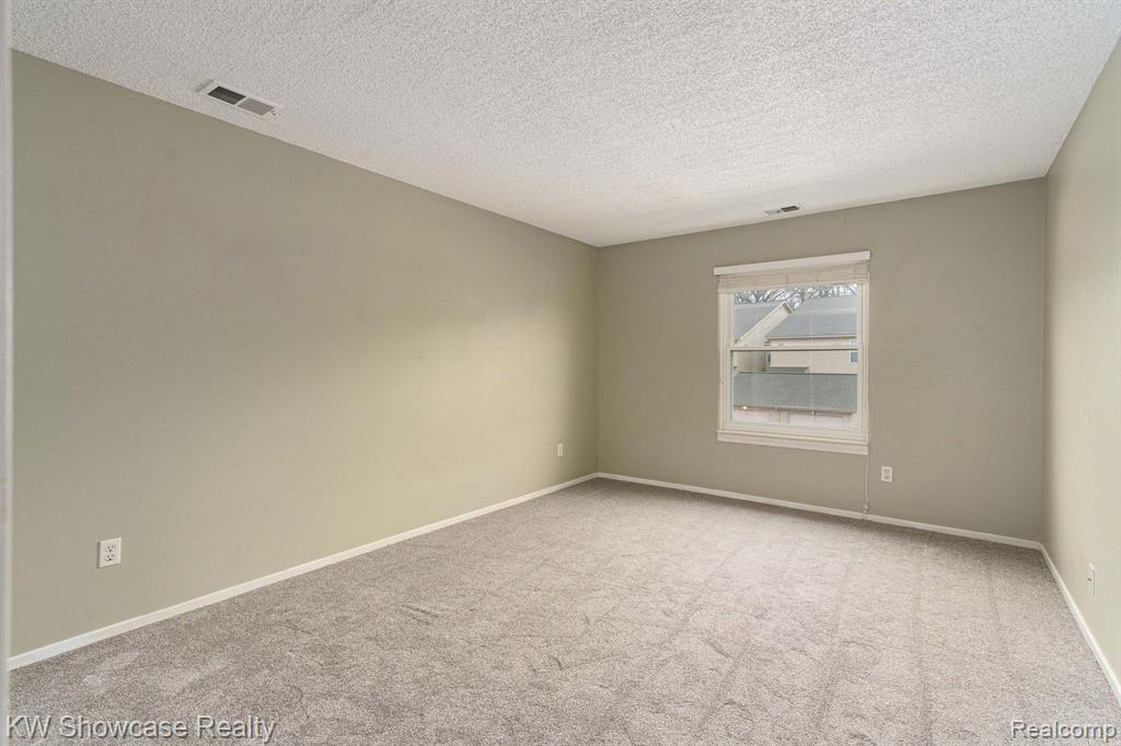 4980 OAK HILL Drive, 66, Waterford, MI 48329 — Photo 28