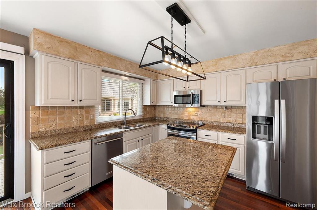 888 Tartan Trail, Bloomfield Hills, MI 48304 — Photo 15