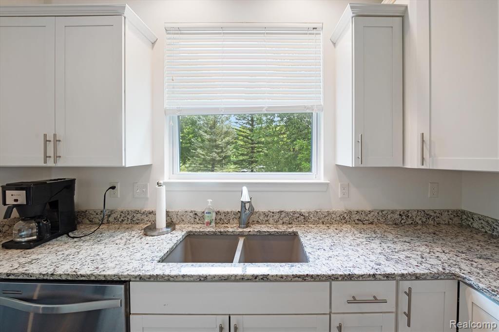 1928 Frances Way, Ypsilanti, MI 48198 — Photo 17