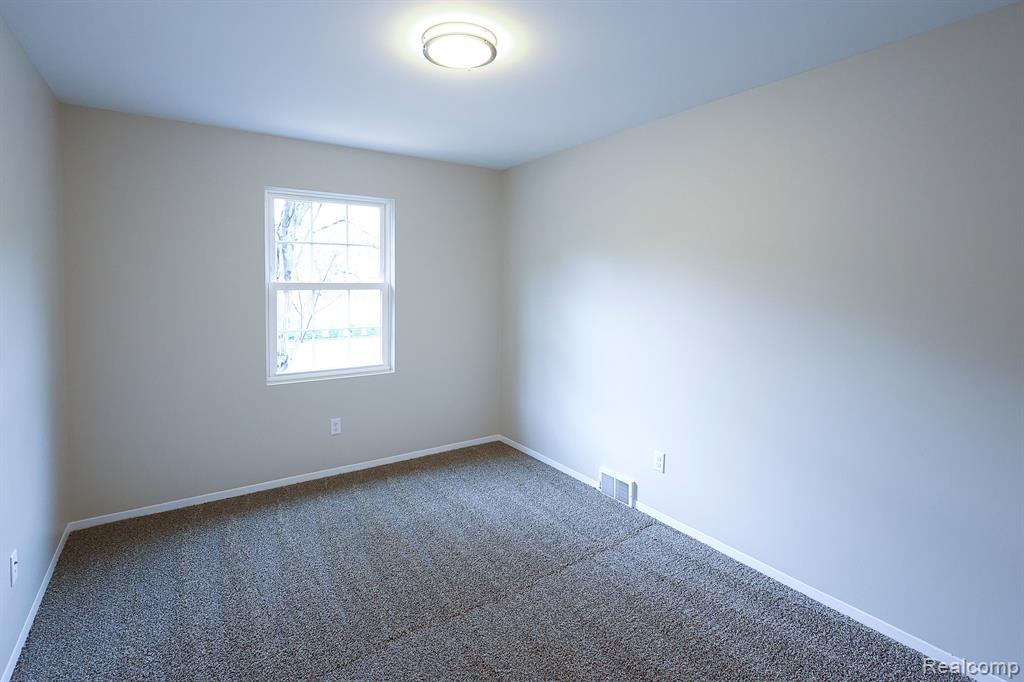 25151 GREENBROOKE Drive, Southfield, MI 48033 — Photo 22