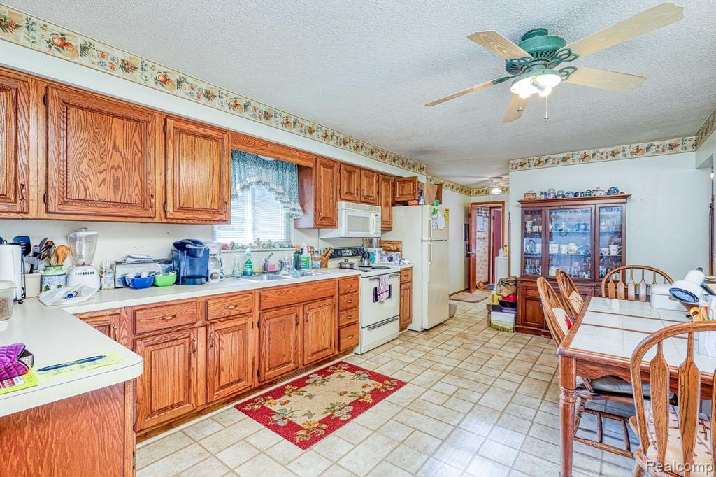 7592 VERNA Drive, Lambertville, MI 48144 — Photo 8