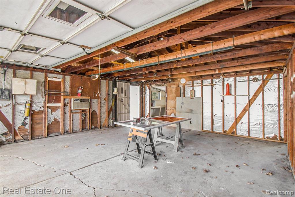 54 DIVISION Street, Oxford, MI 48371 — Photo 24