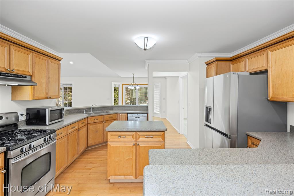 35260 Bradford Drive, New Baltimore, MI 48047 — Photo 11