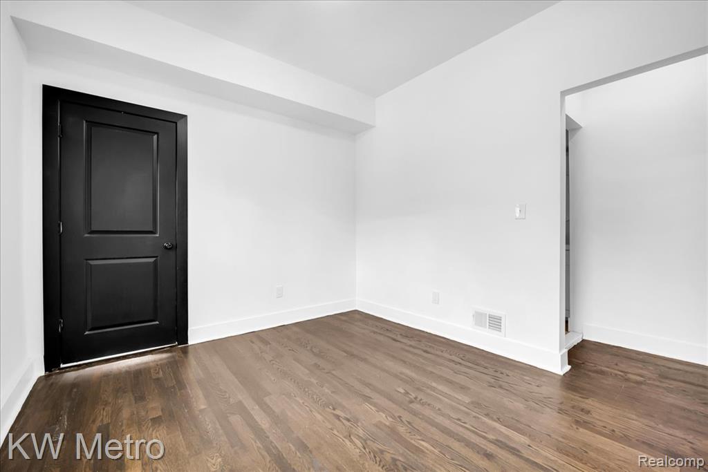 1685 Glynn Court, Detroit, MI 48206 — Photo 18
