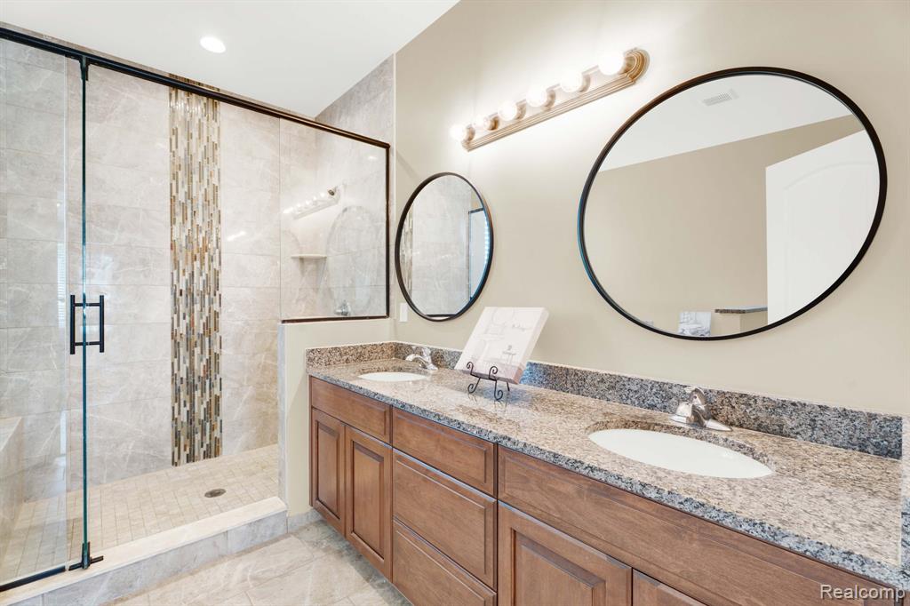 50093 Oakbrooke Drive, New Baltimore, MI 48047 — Photo 33