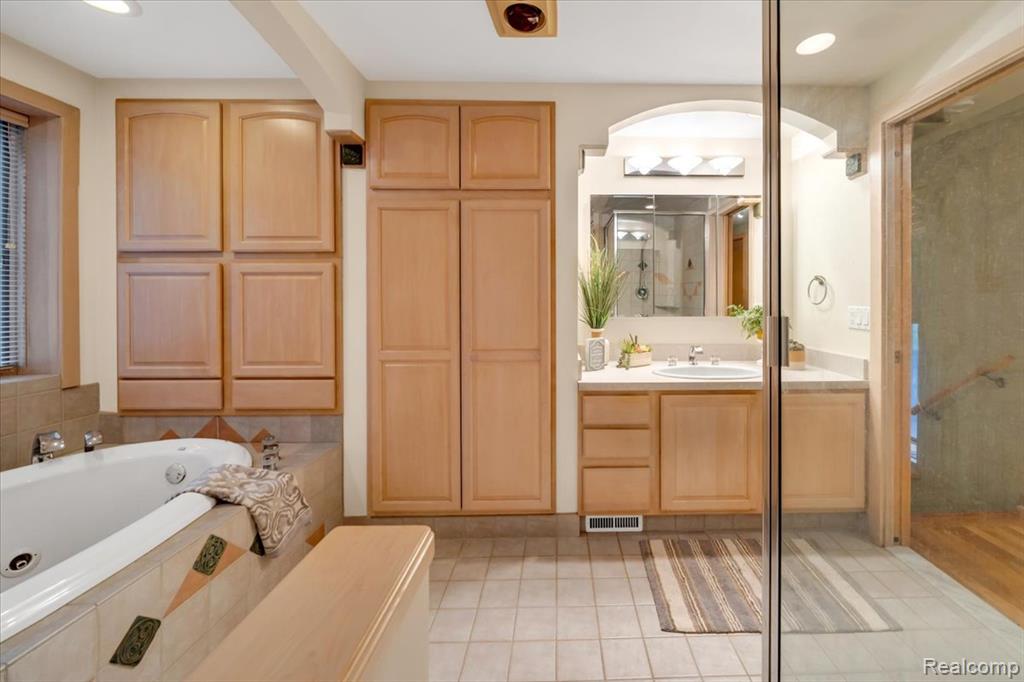 75 Ridgemont Road, Oxford, MI 48370 — Photo 49