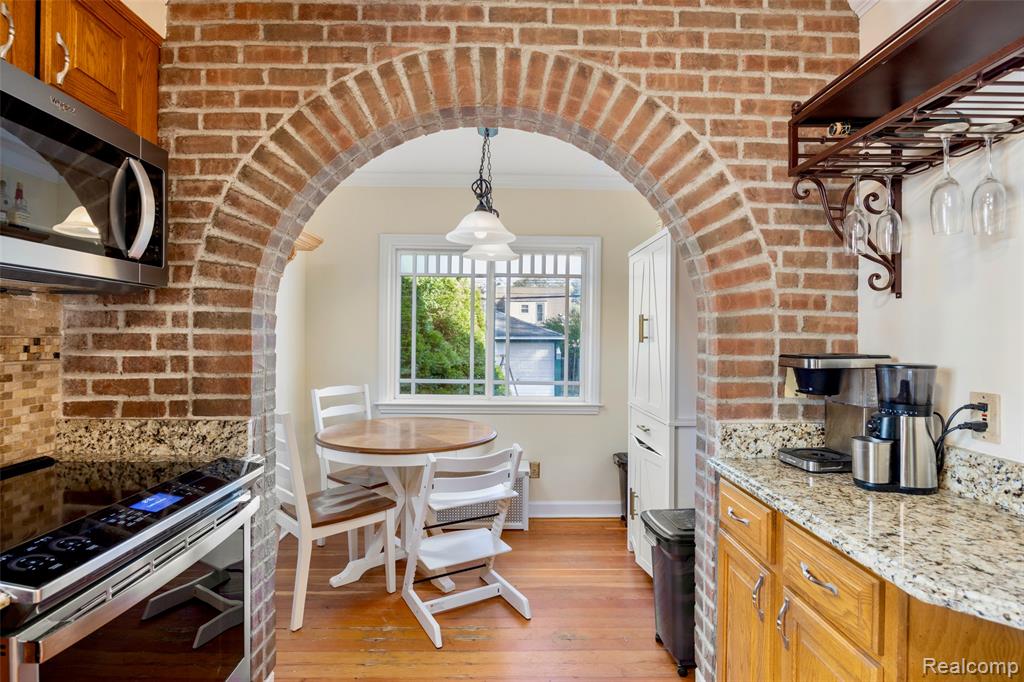 872 University Place, Grosse Pointe, MI 48230 — Photo 11