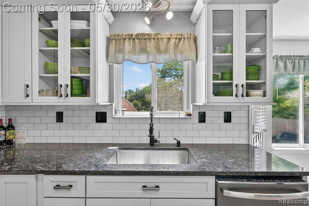 18364 Beechwood Street, Roseville, MI 48066 — Photo 19