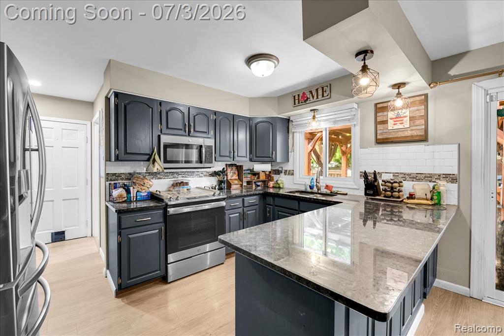 6514 Luanne Drive, Flushing, MI 48433 — Photo 7