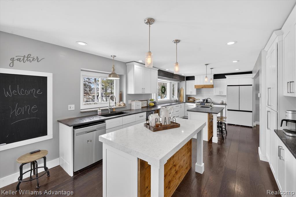 47707 Rochester Drive, Novi, MI — Photo 10