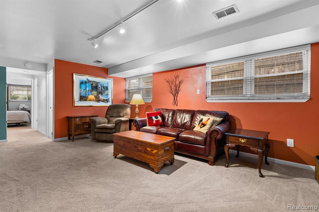 44089 Harsdale Drive, Canton, MI 48187 — Photo 14