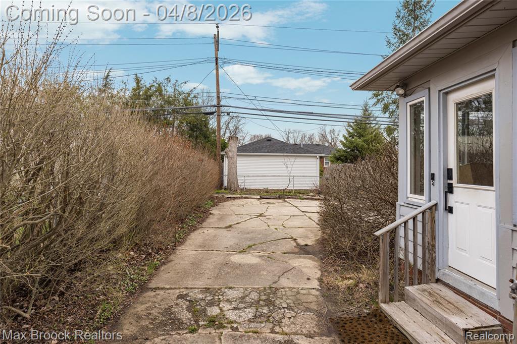 17000 W 13 Mile Road, Beverly Hills, MI 48025 — Photo 42