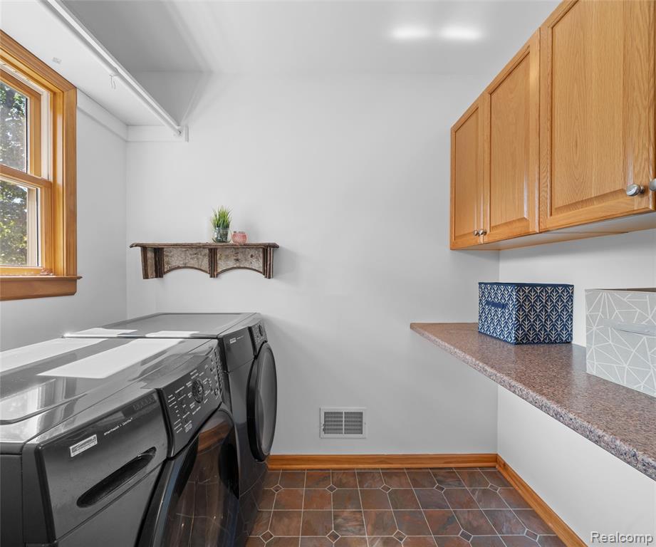 11252 Hiland Court, Pinckney, MI 48169 — Photo 38