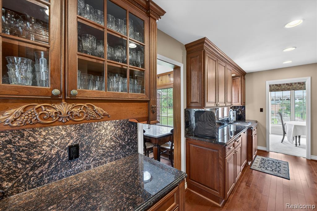 13960 Ridgewood Drive, Plymouth, MI 48170 — Photo 15