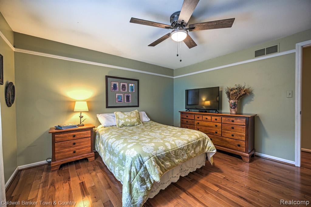 978 Oak Ridge Circle, Brighton, MI 48116 — Photo 27