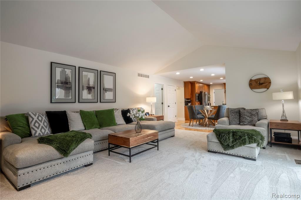5500 Huntsman Drive, White Lake, MI 48383 — Photo 14