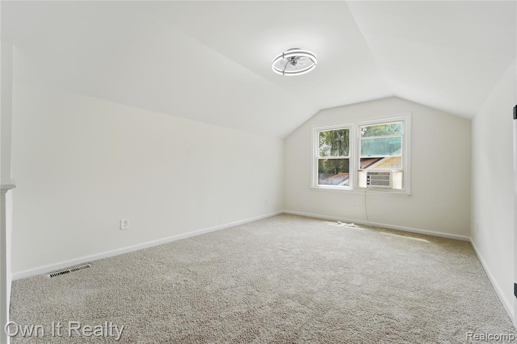 15490 Warwick Street, Detroit, MI 48223 — Photo 21