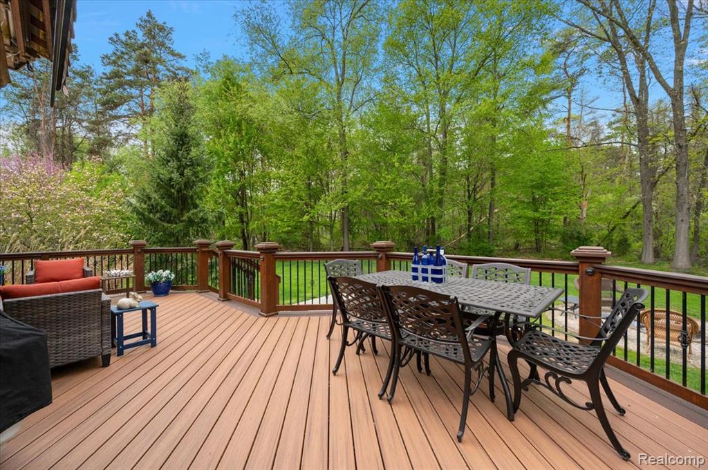 607 Salus Drive, Waterford, MI 48327 — Photo 35